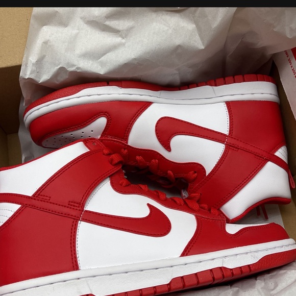 Nike Dunks High tops - Picture 2 of 4